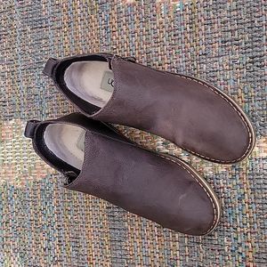 Ugg boots, burgundy, size 9,